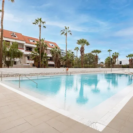 Apartment Home2book Terrace & Pool Retreat, Americas
